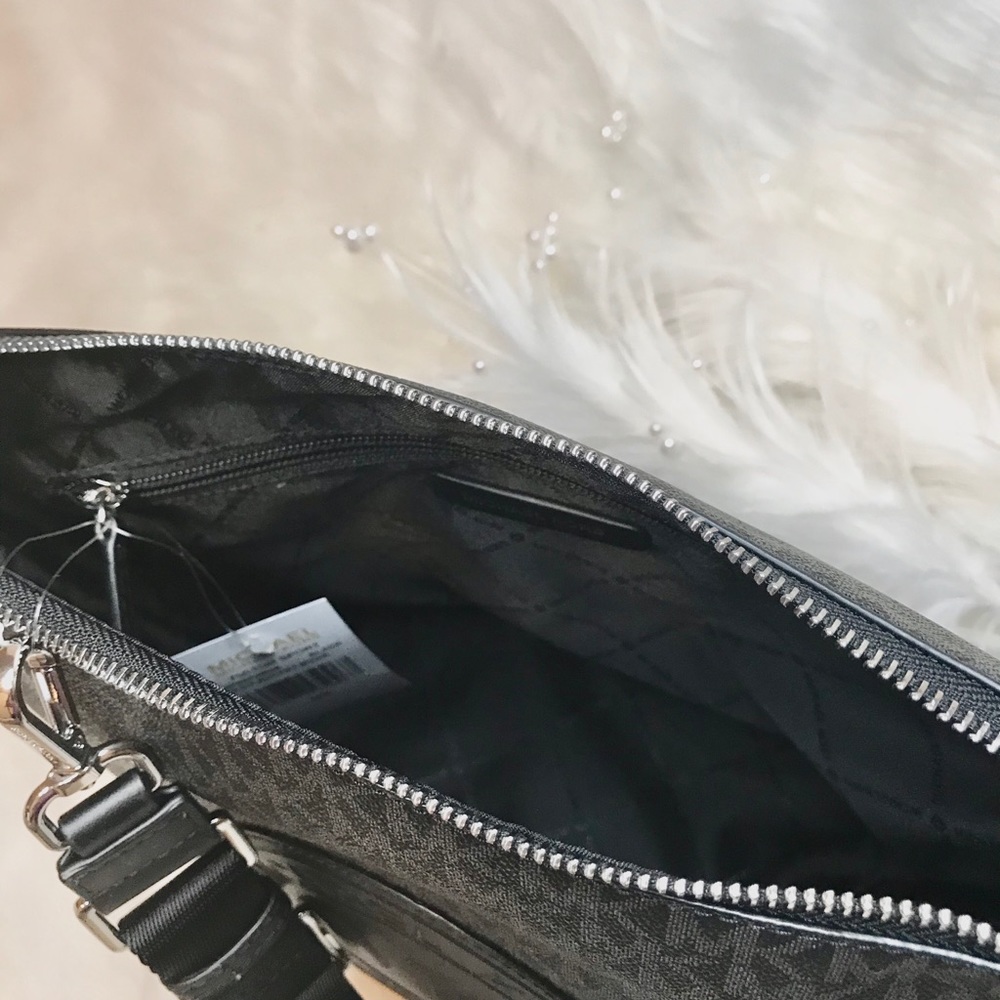 NEW MICHAEL KORS BLACK BUCKET MESSENGER FULTON - Picture 6 of 8